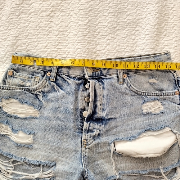 Free People We The Free Maggie Light Stone Distressed Shorts Sz 28 - Picture 7 of 9